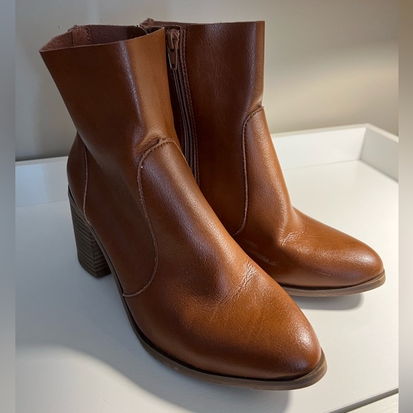 Booties - Universal Thread - Picture 1 of 7